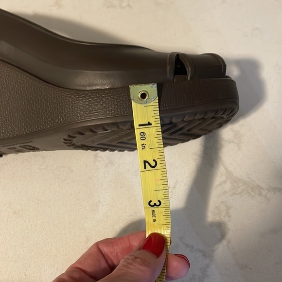 CROCS Farrah wedges Size W8 Espresso - Picture 10 of 11